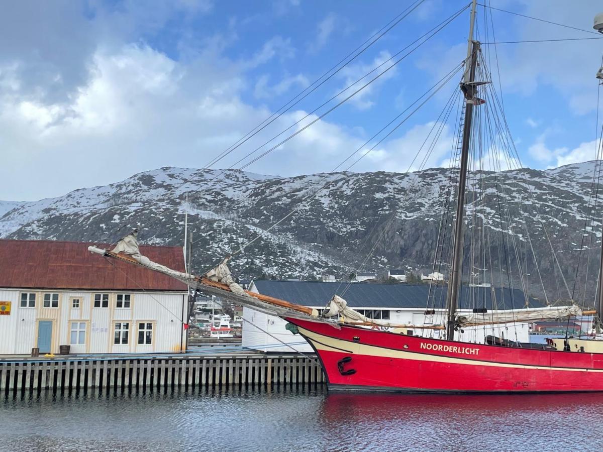 1. Etg I Dampskipsbrygga, Lodingen Havn Экстерьер фото